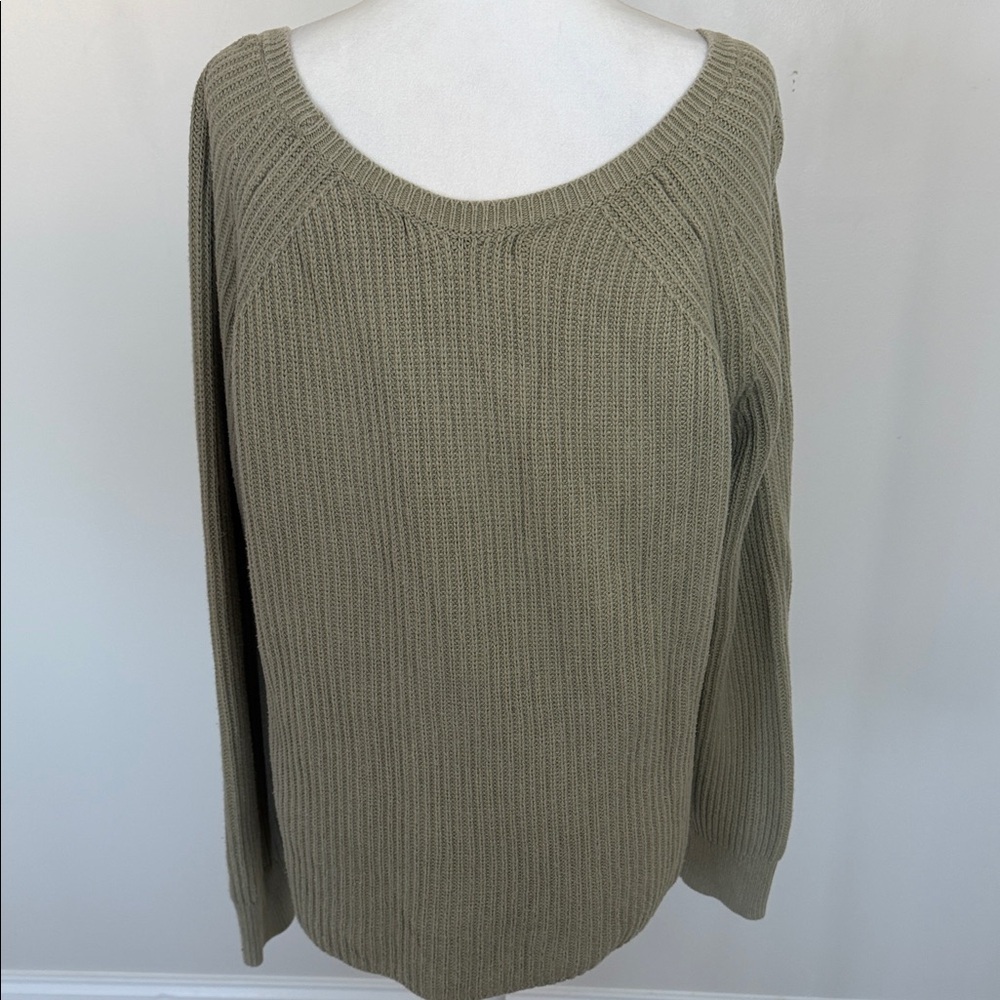 Banana Republic Women's Ribbed Knit Sweater - Olive green size Med - Picture 12 of 13